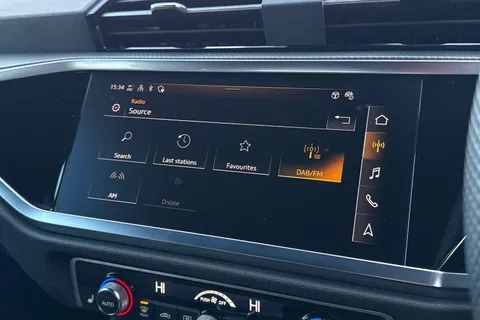 PN74KFE Audi Q3 Black Edition 35 TFSI  150 PS S tronic Thumbnail #47