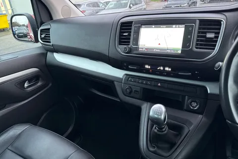 DH19PFF PEUGEOT Traveller 2.0 BlueHDi Allure Standard MPV MWB Euro 6 (s/s) 5dr Thumbnail #48