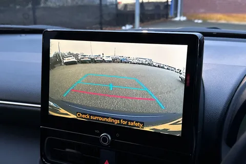 MF24EEG Toyota Yaris Cross 1.5 Hybrid Design 5dr CVT Thumbnail #47