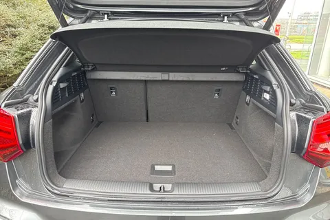 PX75KNP Audi Q2 S line 35 TFSI  150 PS S tronic Thumbnail #8