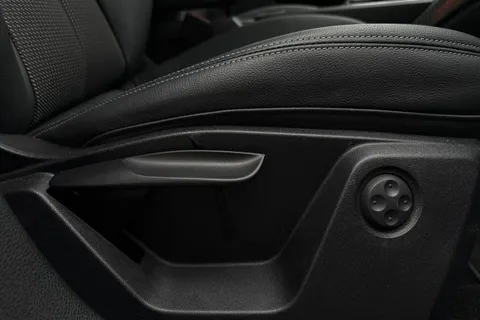 PX75KNP Audi Q2 S line 35 TFSI  150 PS S tronic Thumbnail #46