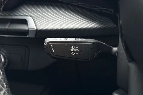 PX75KNP Audi Q2 S line 35 TFSI  150 PS S tronic Thumbnail #56