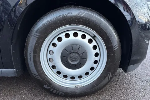 CX74VKK Volkswagen Id. Buzz Cargo Pro 79kWh Commerce Auto 5dr Thumbnail #11