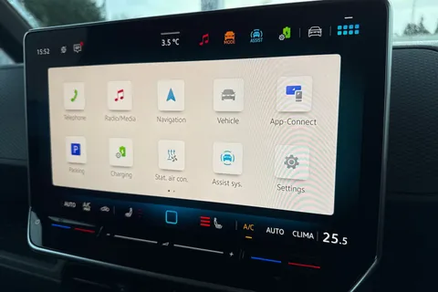 CX74VKK Volkswagen Id. Buzz Cargo Pro 79kWh Commerce Auto 5dr Thumbnail #18