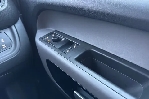 CX74VKK Volkswagen Id. Buzz Cargo Pro 79kWh Commerce Auto 5dr Thumbnail #22