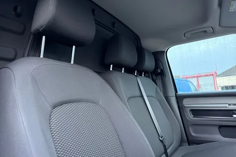 CX74VKK Volkswagen Id. Buzz Cargo Pro 79kWh Commerce Auto 5dr Thumbnail #25