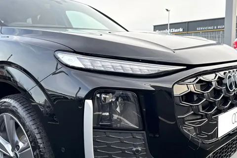  Audi Q3 2.0 TDI S line S Tronic Euro 6 (s/s) 5dr Thumbnail #9