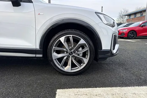  Audi Q2 1.5 TFSI CoD 35 S line S Tronic Euro 6 (s/s) 5dr Thumbnail #10