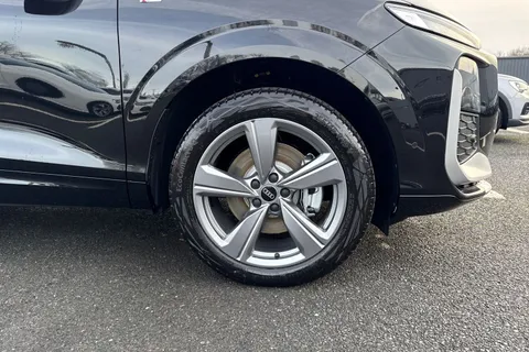  Audi Q3 2.0 TDI S line S Tronic Euro 6 (s/s) 5dr Thumbnail #10