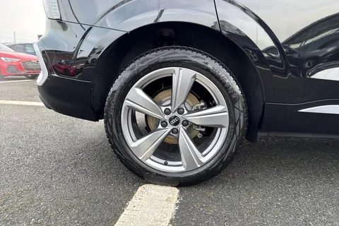  Audi Q3 2.0 TDI S line S Tronic Euro 6 (s/s) 5dr Thumbnail #12