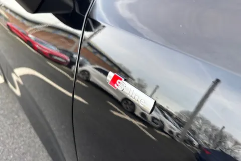  Audi Q3 2.0 TDI S line S Tronic Euro 6 (s/s) 5dr Thumbnail #26