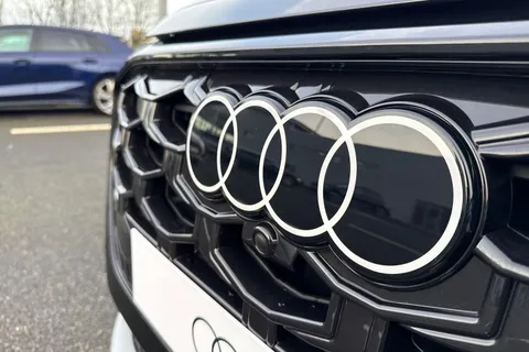  Audi Q3 2.0 TDI S line S Tronic Euro 6 (s/s) 5dr Thumbnail #30