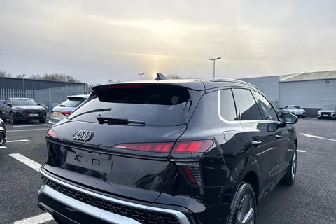  Audi Q3 2.0 TDI S line S Tronic Euro 6 (s/s) 5dr Thumbnail #32