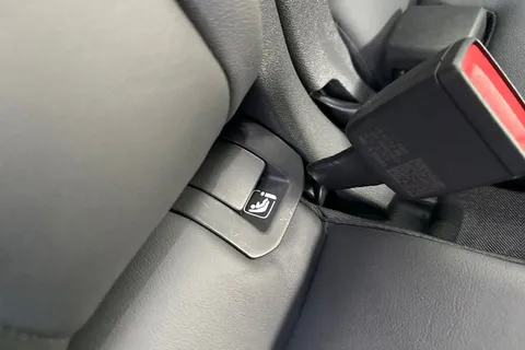  Audi Q3 2.0 TDI S line S Tronic Euro 6 (s/s) 5dr Thumbnail #39