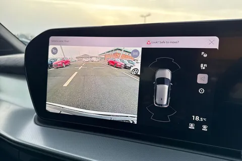  Audi Q3 2.0 TDI S line S Tronic Euro 6 (s/s) 5dr Thumbnail #56