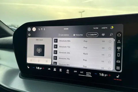  Audi Q3 2.0 TDI S line S Tronic Euro 6 (s/s) 5dr Thumbnail #60