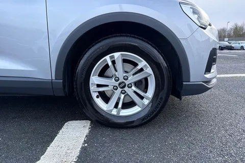 PJ72KYV Audi Q3 Technik 35 TDI  150 PS S tronic Thumbnail #11