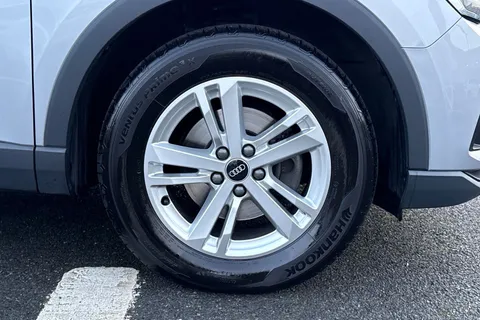 PJ72KYV Audi Q3 Technik 35 TDI  150 PS S tronic Thumbnail #12