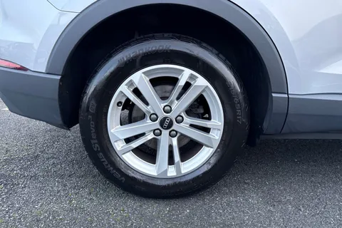 PJ72KYV Audi Q3 Technik 35 TDI  150 PS S tronic Thumbnail #14