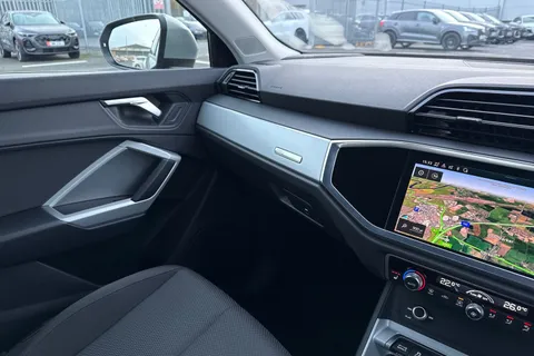 PJ72KYV Audi Q3 Technik 35 TDI  150 PS S tronic Thumbnail #21