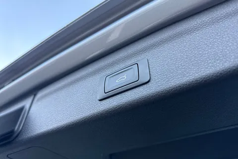 PJ72KYV Audi Q3 Technik 35 TDI  150 PS S tronic Thumbnail #37