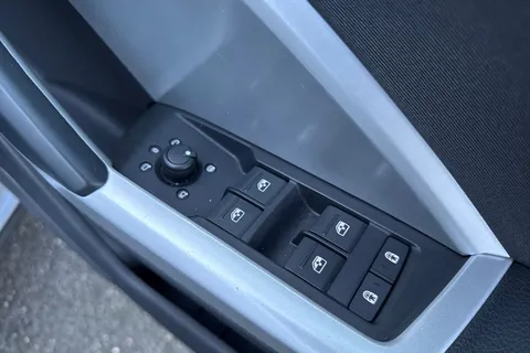 PJ72KYV Audi Q3 Technik 35 TDI  150 PS S tronic Thumbnail #48