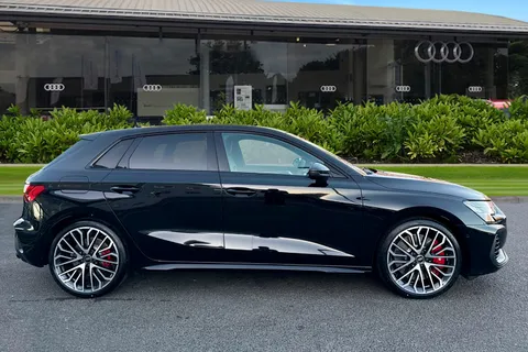  Audi S3 2.0 TFSI Vorsprung Sportback S Tronic quattro Euro 6 (s/s) 5dr Thumbnail #4