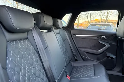  Audi S3 2.0 TFSI Vorsprung Sportback S Tronic quattro Euro 6 (s/s) 5dr Thumbnail #19