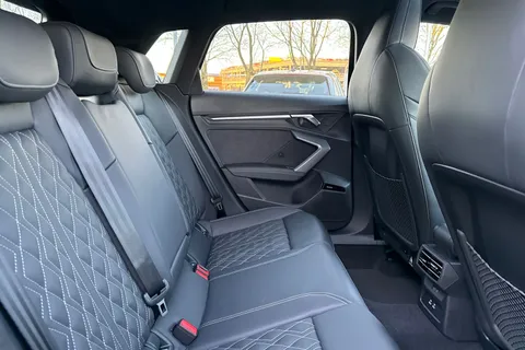  Audi S3 2.0 TFSI Vorsprung Sportback S Tronic quattro Euro 6 (s/s) 5dr Thumbnail #37