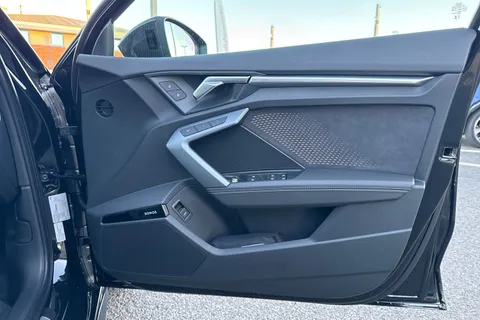  Audi S3 2.0 TFSI Vorsprung Sportback S Tronic quattro Euro 6 (s/s) 5dr Thumbnail #48