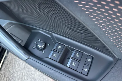  Audi S3 2.0 TFSI Vorsprung Sportback S Tronic quattro Euro 6 (s/s) 5dr Thumbnail #49