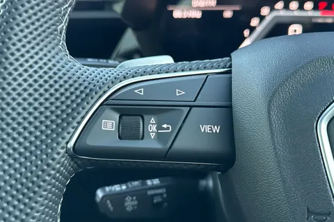  Audi S3 2.0 TFSI Vorsprung Sportback S Tronic quattro Euro 6 (s/s) 5dr Thumbnail #51