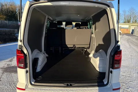 PK74OEW Volkswagen Transporter T32 Kombi Highline LWB 150 PS 2.0 TDI 6sp Manual Thumbnail #8