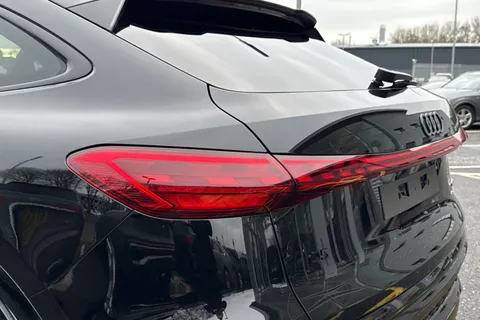  Audi Q5 2.0 TFSI Edition 1 Sportback S Tronic quattro Euro 6 (s/s) 5dr Thumbnail #8