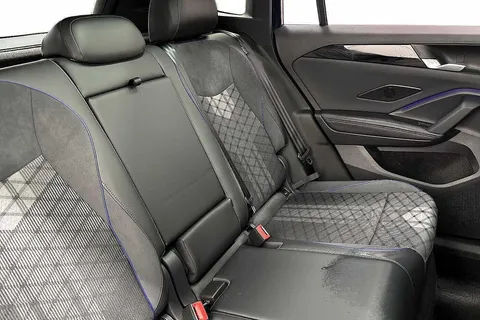 KR25OHG Volkswagen Tiguan 1.5 TSI 272 eHybrid R-Line 5dr DSG ⭐Tilting and sliding panoramic sunroof ⭐ Thumbnail #9