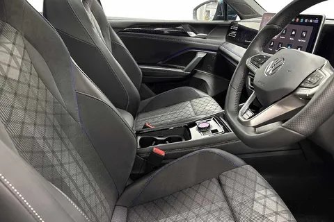 KR25OHG Volkswagen Tiguan 1.5 TSI 272 eHybrid R-Line 5dr DSG ⭐Tilting and sliding panoramic sunroof ⭐ Thumbnail #10