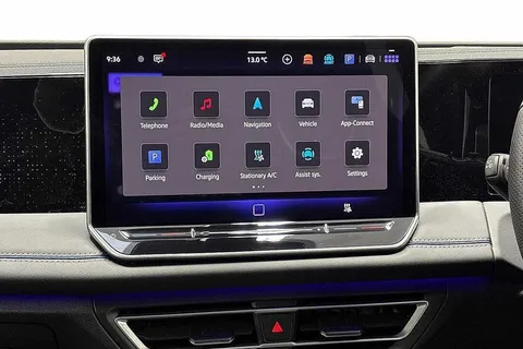 KR25OHG Volkswagen Tiguan 1.5 TSI 272 eHybrid R-Line 5dr DSG ⭐Tilting and sliding panoramic sunroof ⭐ Thumbnail #12