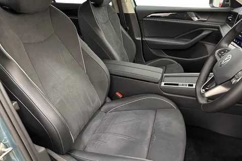 DC25ZKZ Volkswagen Passat 1.5 TSI eHybrid Life 5dr DSG Thumbnail #10