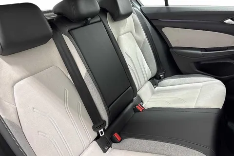 GL75DKO Volkswagen Golf 1.5 TSI 150 Style 5dr Thumbnail #9