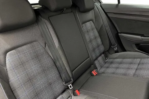 KP75LNF Volkswagen Golf 1.5 TSI 272 GTE eHybrid 5dr DSG Thumbnail #9