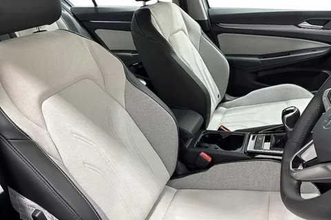 GL75DKO Volkswagen Golf 1.5 TSI 150 Style 5dr Thumbnail #10