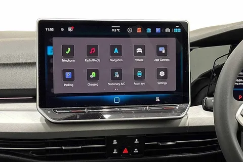 KP75LSD Volkswagen Golf 1.5 TSI 204 Match eHybrid 5dr DSG Thumbnail #13