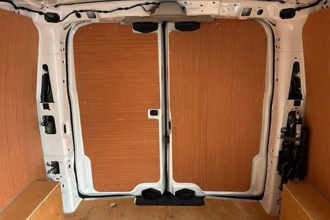 BG25EFF Volkswagen Transporter 2.0 TDI 110 Commerce Plus Van Thumbnail #14