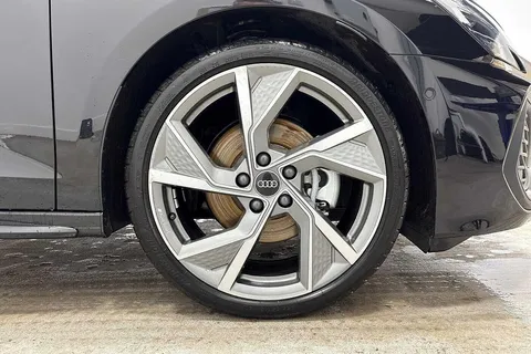 KJ25FLC Audi A3 35 TFSI Black Edition 5dr S Tronic Thumbnail #4