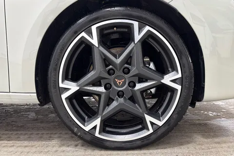 KP25VDL CUPRA Leon 1.5 eTSI 150 V2 5dr DSG Thumbnail #6