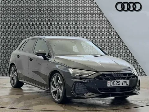 DC25VYL Audi A3 Black Edition 35 TFSI  150 PS S tronic Thumbnail #1