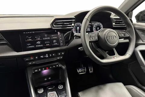 DC25VYL Audi A3 Black Edition 35 TFSI  150 PS S tronic Thumbnail #2