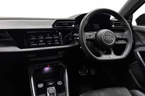 KN74ZPE Audi A3 Black Edition 35 TFSI  150 PS S tronic Thumbnail #2