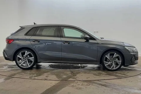 KY25CKK Audi A3 Black Edition 35 TFSI  150 PS S tronic Thumbnail #4