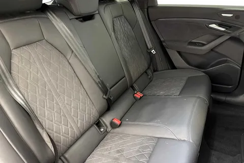 KR25VAV Audi Q6 E-Tron Q6 SUV Edition 1 e-tron quattro 285,00 kW Thumbnail #10